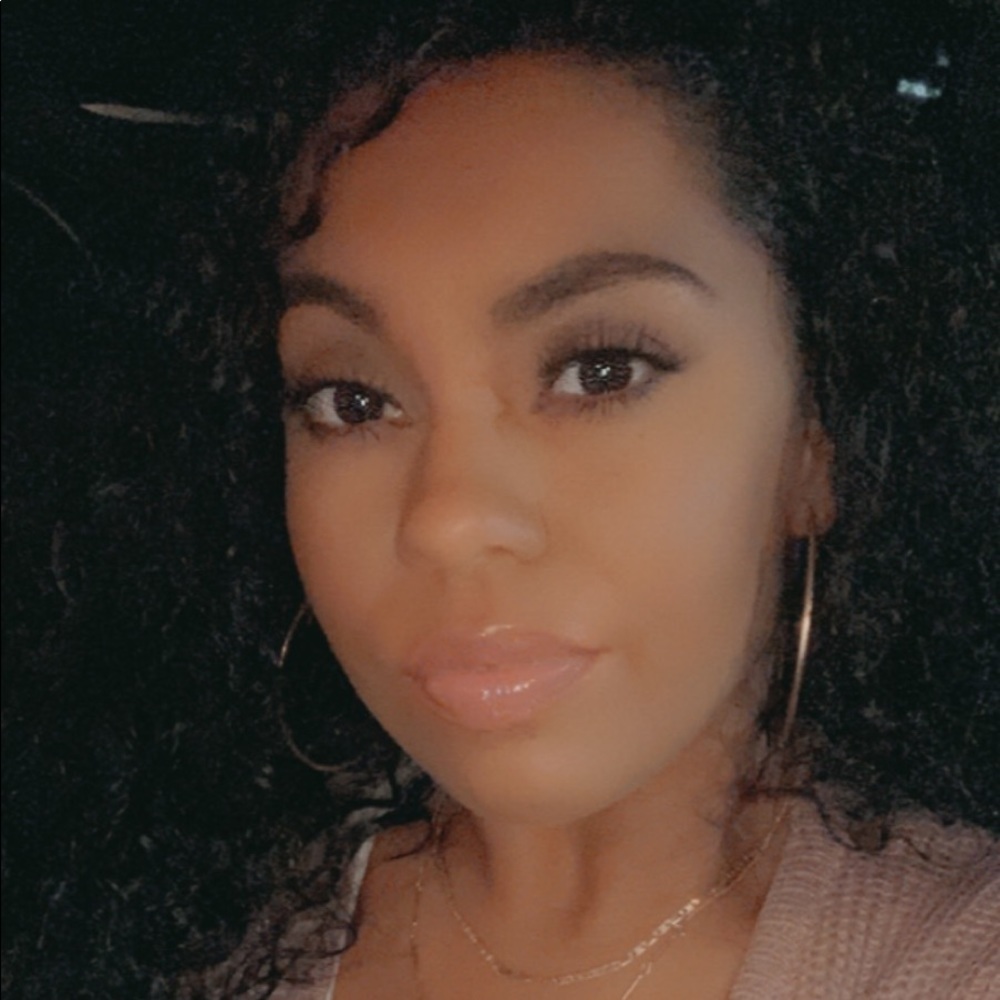Meet your Posher, Licia